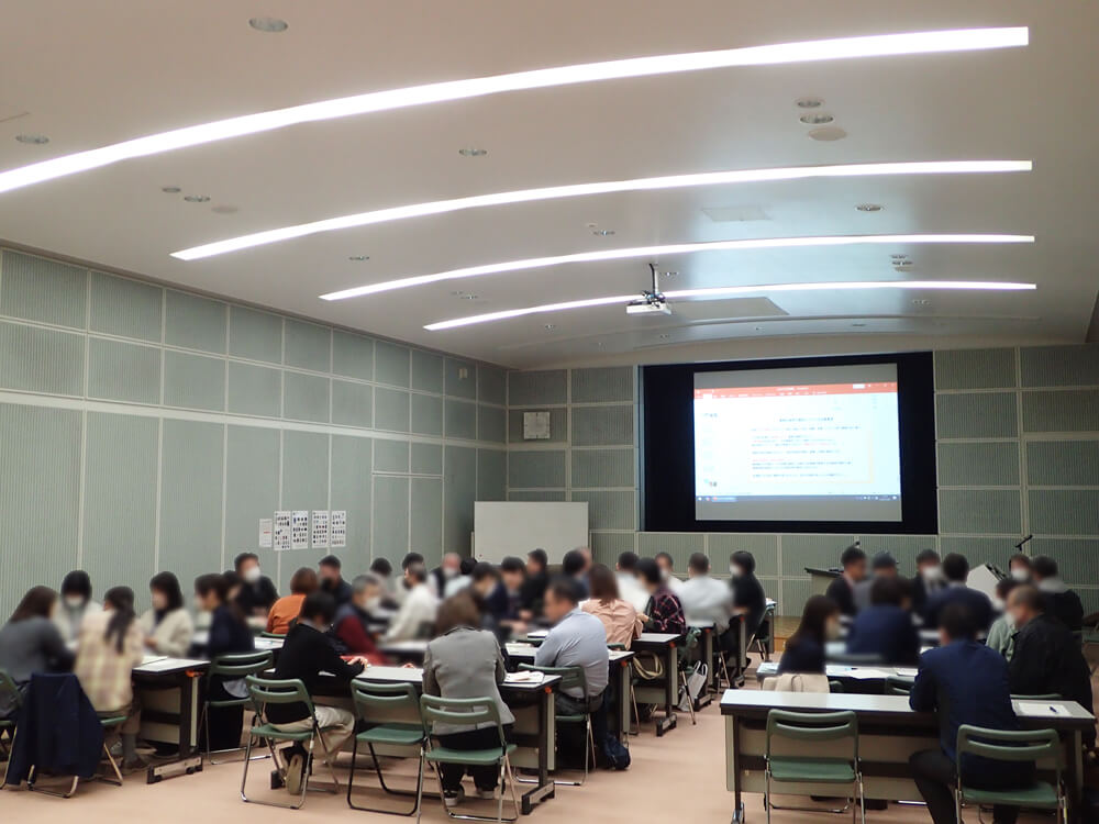 令和6年度宮崎県立美術館学芸担当職員研修会の様子